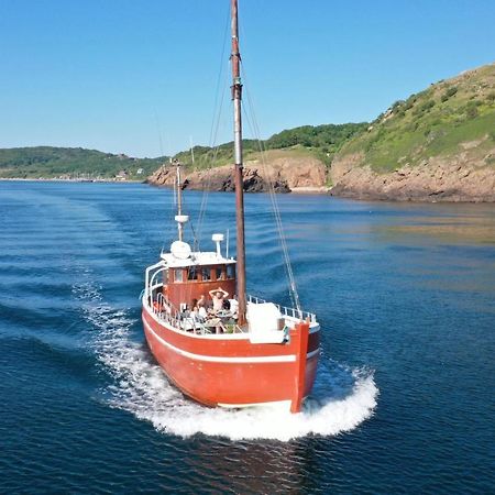 Varra Water - Unique Boat Accomodation - Bornholm Nexo ภายนอก รูปภาพ