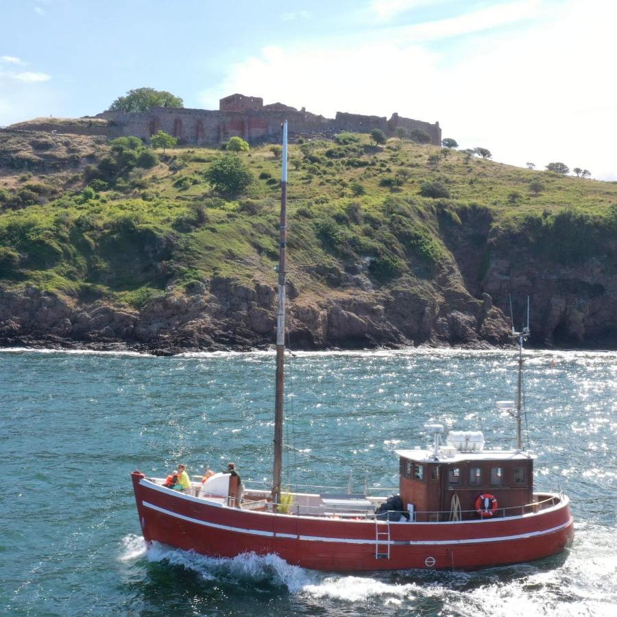 Varra Water - Unique Boat Accomodation - Bornholm Nexo ภายนอก รูปภาพ